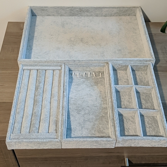 Jewelry organizer - Picture 2 of 2